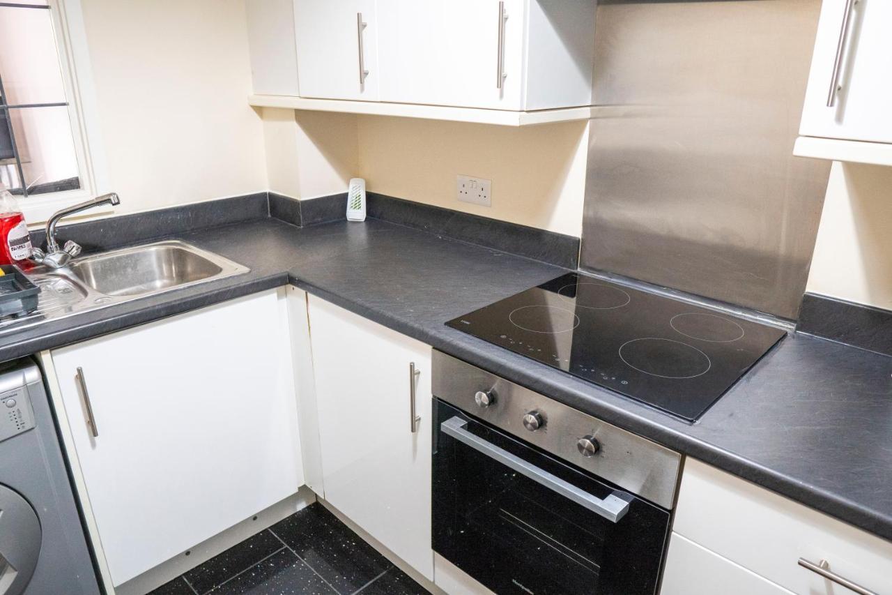 Spacious Two Bedrooms Apartment For Business And Holiday بورتسماوث المظهر الخارجي الصورة
