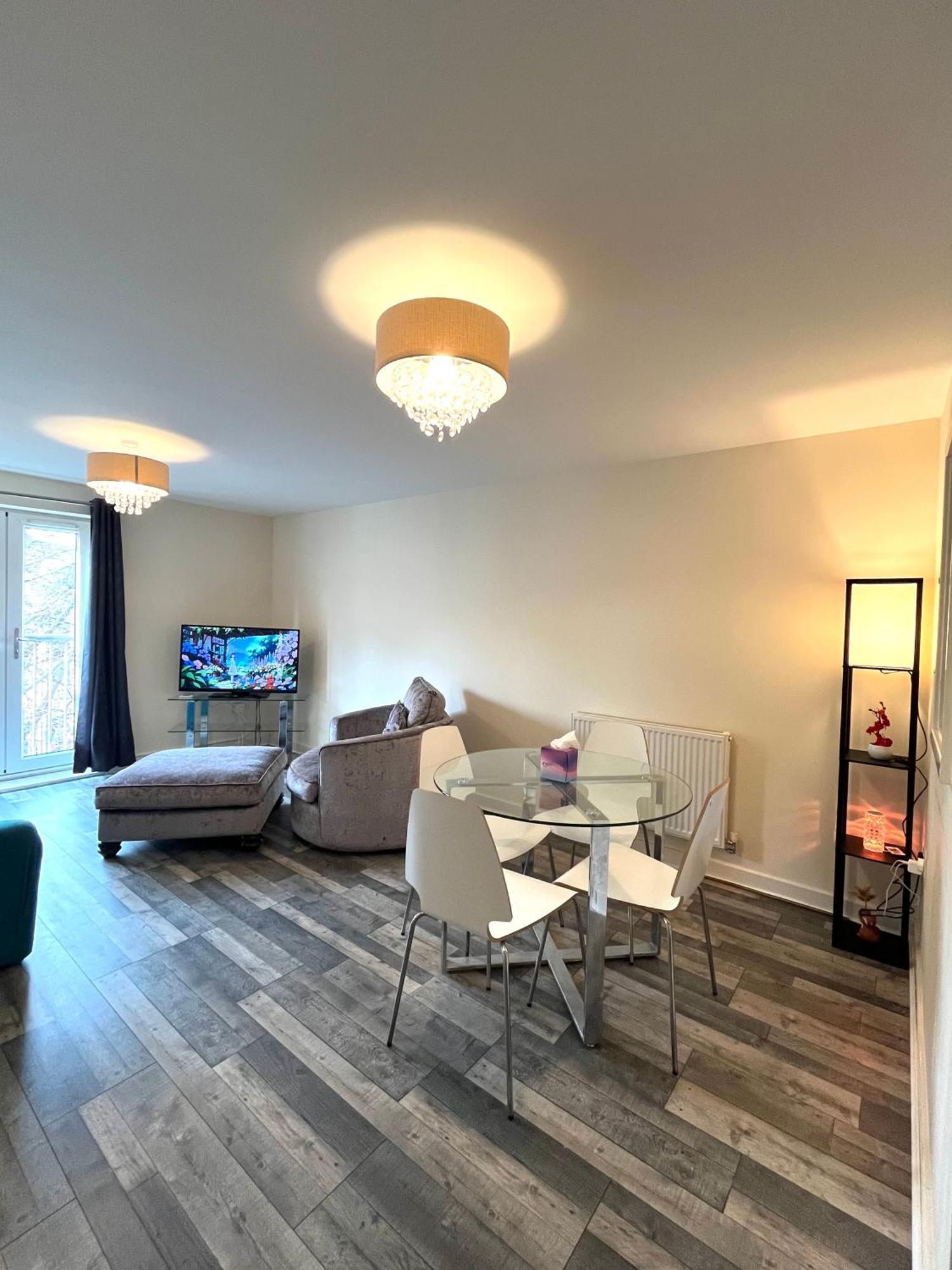 Spacious Two Bedrooms Apartment For Business And Holiday بورتسماوث المظهر الخارجي الصورة